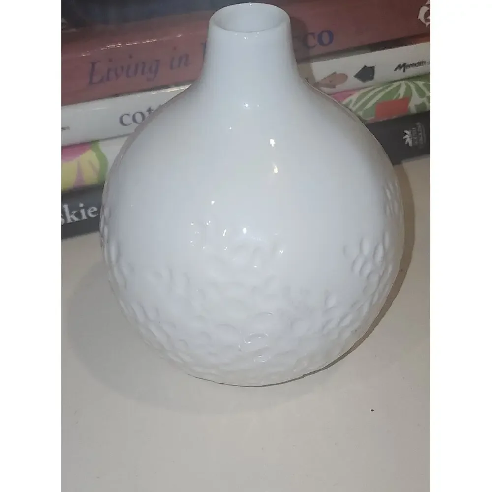 Crate and Barrel Lucy White Bud Vase 5.5